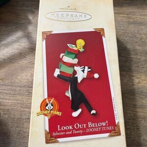 Hallmark Keepsake Ornament – “Look Out Below!” (Sylvester & Tweety – 2002)